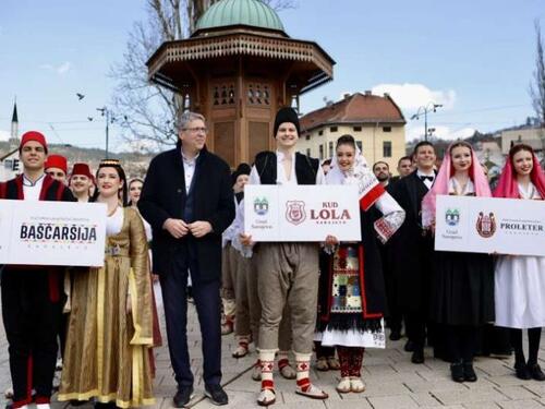 Dan Grada Sarajeva: Svečani defile kulturno-umjetničkih društava povodom 6. aprila