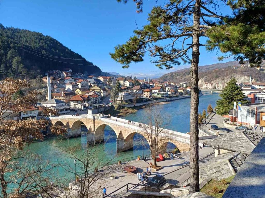 Danas sunčano uz umjerenu oblačnost, bit će i pljuskova