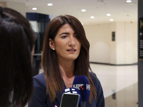 Darijana Filipović (HDZ) čestitala Zmajevima i svom rođaku Nikoli Katiću