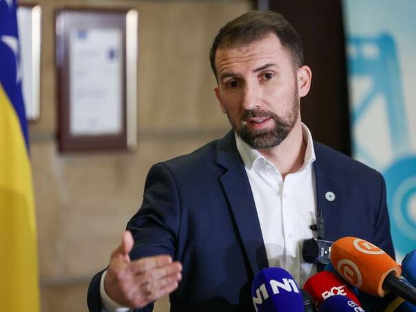 Delić najavio: Ukidamo obavezu kontrolnih pregleda za djecu do 18. godine