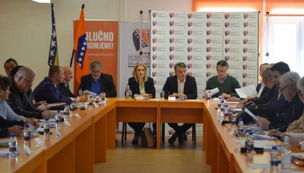 Demokratska fronta pozvala na jedinstvo u odbrani BiH