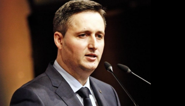 Denis Bećirović: Tri odgovora Aleksandru Vučiću