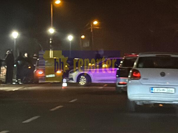 Detalji drame u Tuzli: Muškarac se zabio u automobile, uhapšen s drogom i novcem