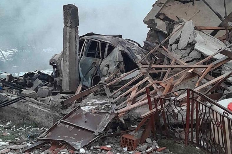 Detalji ekspozije: Ispod ruševina kuće u Derventi pronađeno tijelo