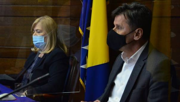 Detalji izlaganja / Odlučni Novalić: Prestati s politikanstvom, ishod može biti fatalan