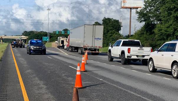 Devetero djece i jedna odrasla osoba poginuli u saobraćajnoj nesreći u Alabami
