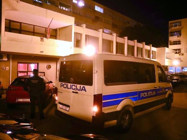 Devetorici napadača na Srbe u Splitu mjesec istražnog zatvora
