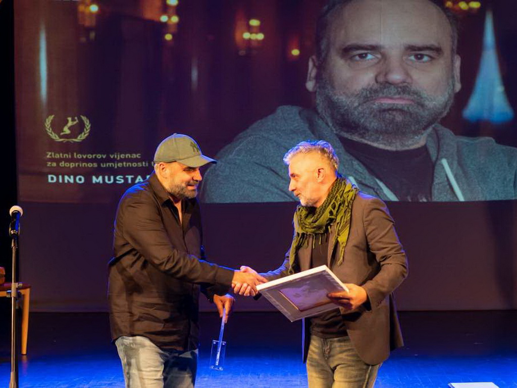 Dini Mustafiću dodijeljen Zlatni lovorov vijenac Festivala MESS za poseban doprinos umjetnosti teatra