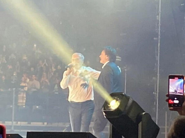 Dino Merlin iznenadio sa gostom: Na bini mu se pridružio Zdravko Čolić