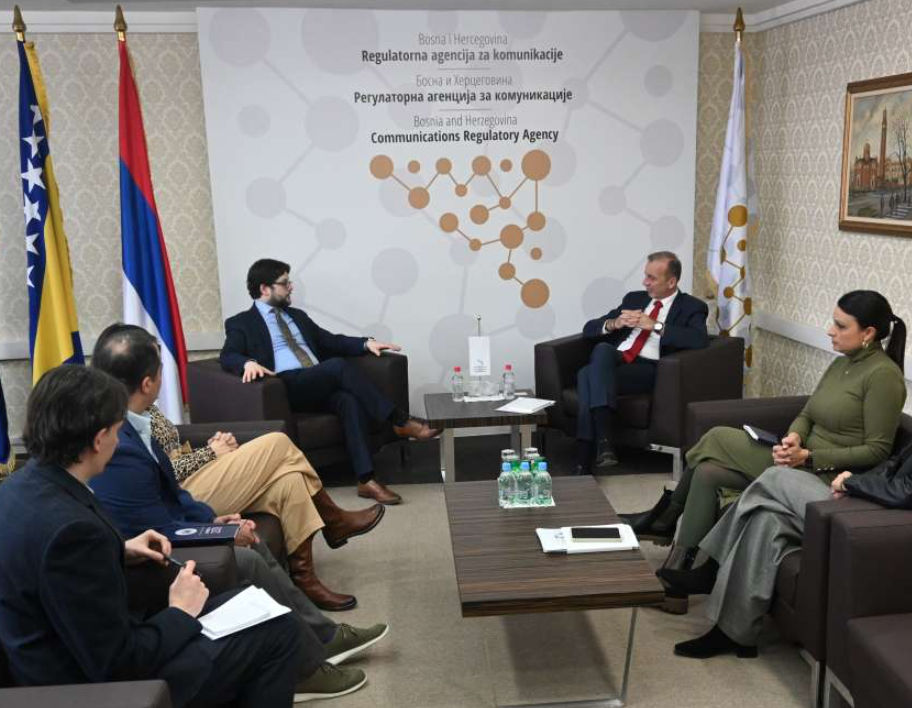 Direktor RAK-a i predstavnici Ambasade SAD-a o uvođenju 5G mreže