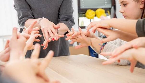 Djeca manje obolijevaju, ali su prijenosnici koronavirusa