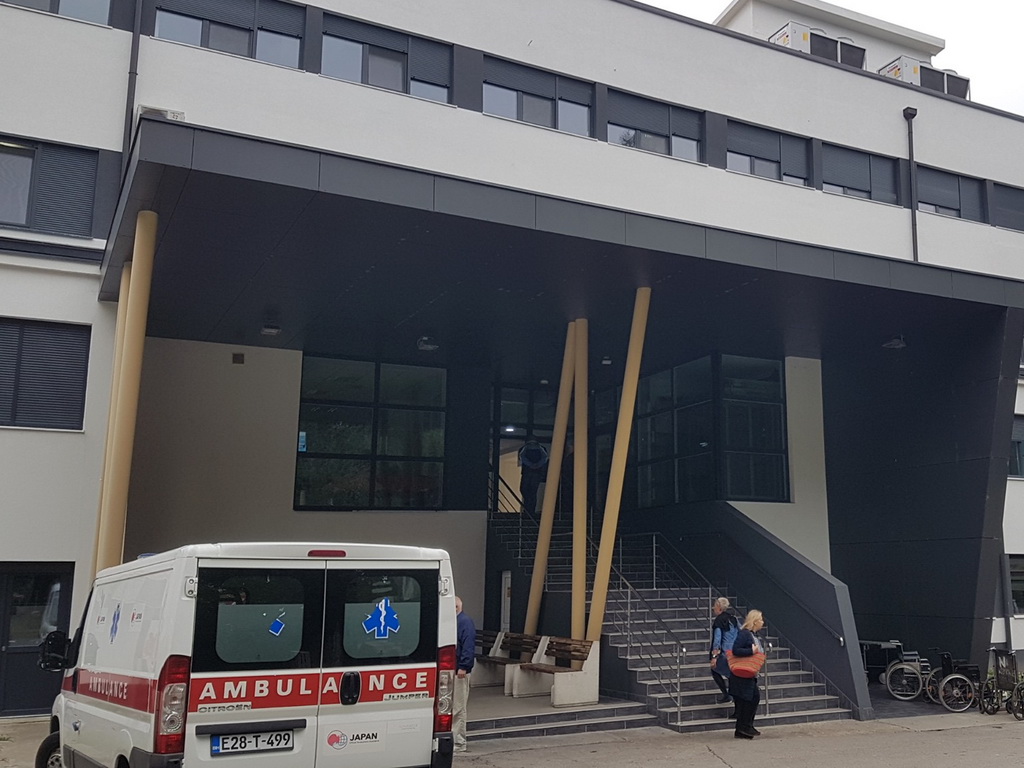 Djeca stradala u nesreći kod Cazina i dalje u teškom stanju