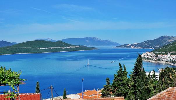 Dječak preminuo na plaži u Neumu