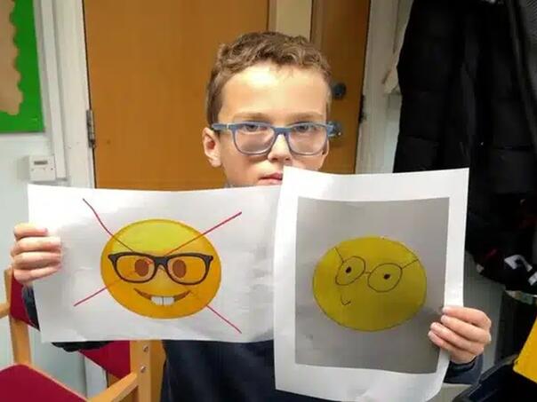 Dječak traži od Applea da promijeni emotikon sa naočalama, ima dobar argument