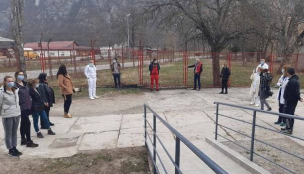 Djelatnici Doma zdravlja Drvar stupili u generalni štrajk