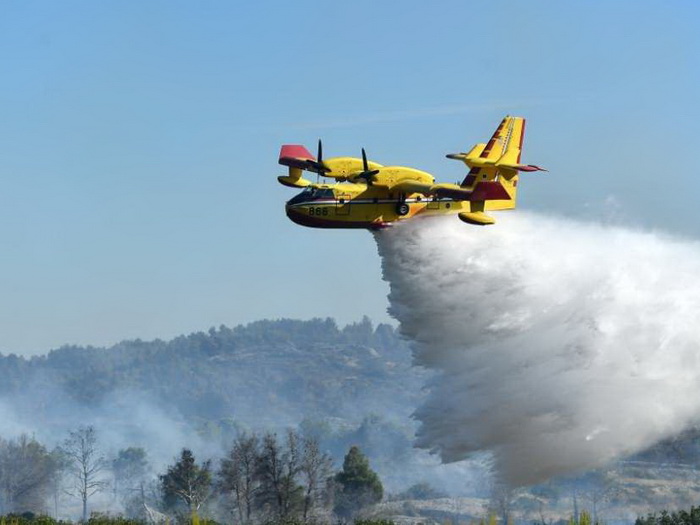 Djelovali kanaderi i helikopter, požar na Čvrsnici i dalje aktivan