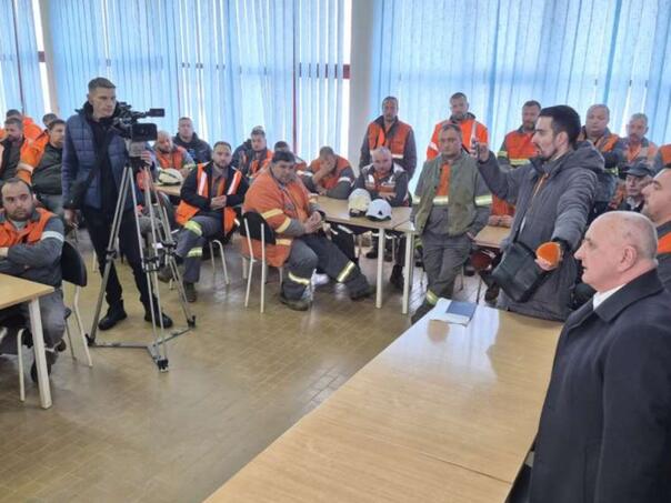 Đokić posjetio radnike "Nove Ljubije" koji štrajkuju glađu