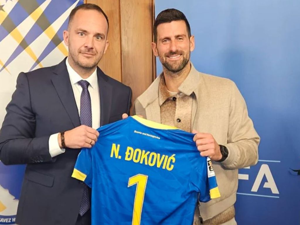 Đoković dobio naš dres: "Jedan je Nole, svi u BiH ga vole"