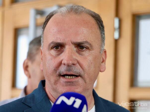 Đonlagić: DF izlazi sa blizu 400 kandidata; Birači moraju odlučivati, a ne brojači