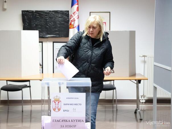 Ogromna izlaznost: Do 10.00 sati glasalo 1,2 miliona ljudi