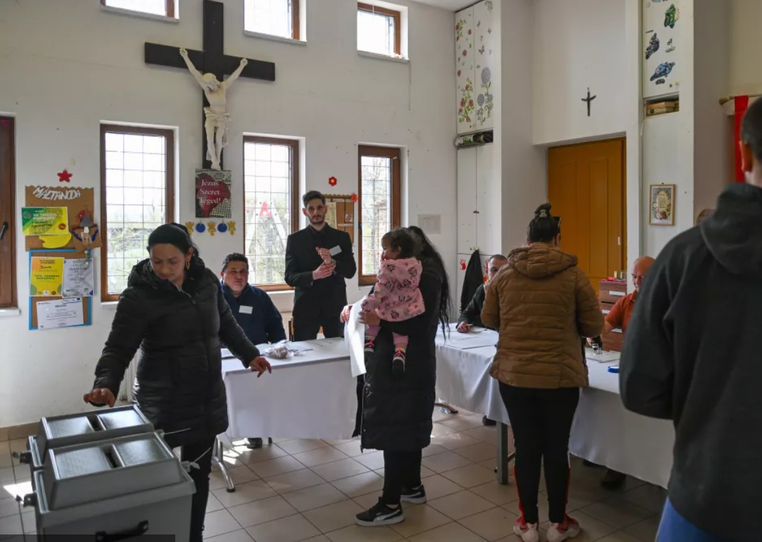 Do 13.00 sati glasalo više od 54 posto Mađara