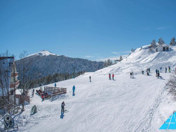 Dobar početak sezone: Hiljade Dalmatinaca na skijanju na Kupresu