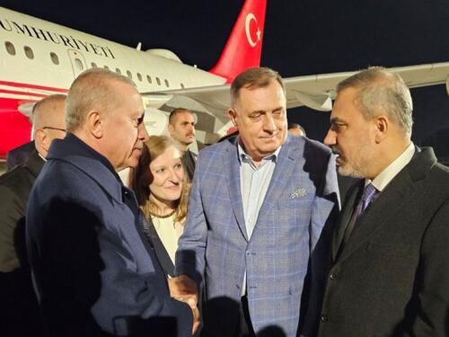 Dodik stigao u Tursku, na aerodromu ga dočekao Erdogan