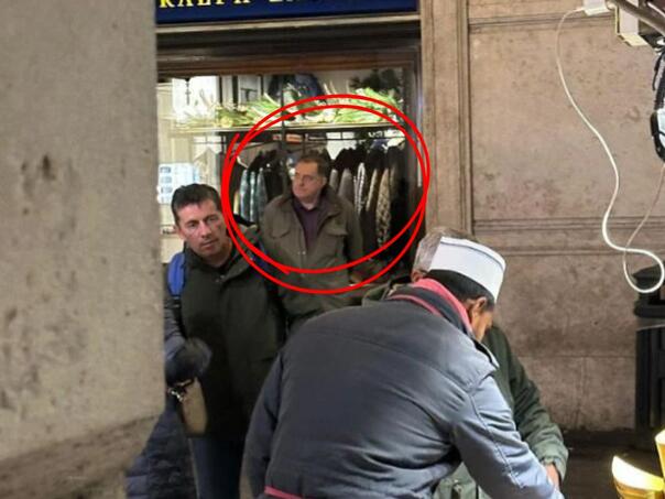 Dodik uslikan u Rimu: Putuje na račun države?