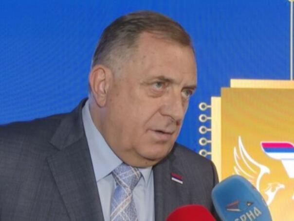Dodik o Schmidtu: Izbacili su ga nogom u du*e, nećemo odustati od njega