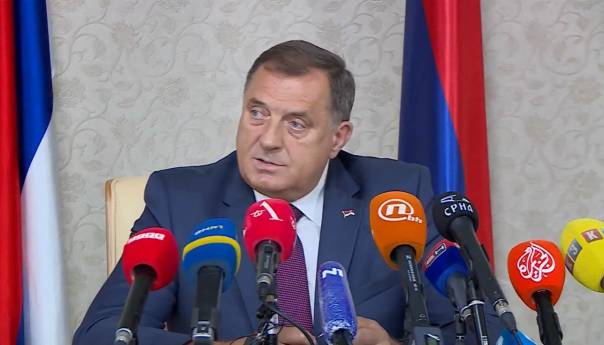Dodik: Zvanično, BiH ne priznaje Kosovo