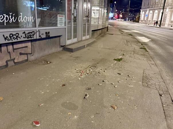 Dokle više: Opet se obrušila fasada sa zgrade u centru Sarajeva