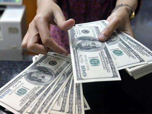 Dolar slabi drugu sedmicu zaredom