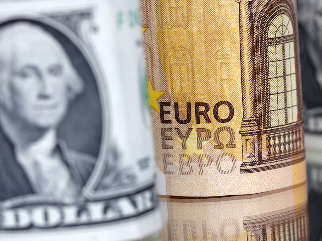 Dolar u septembru bilježi najveći rast prema euru u 14 mjeseci