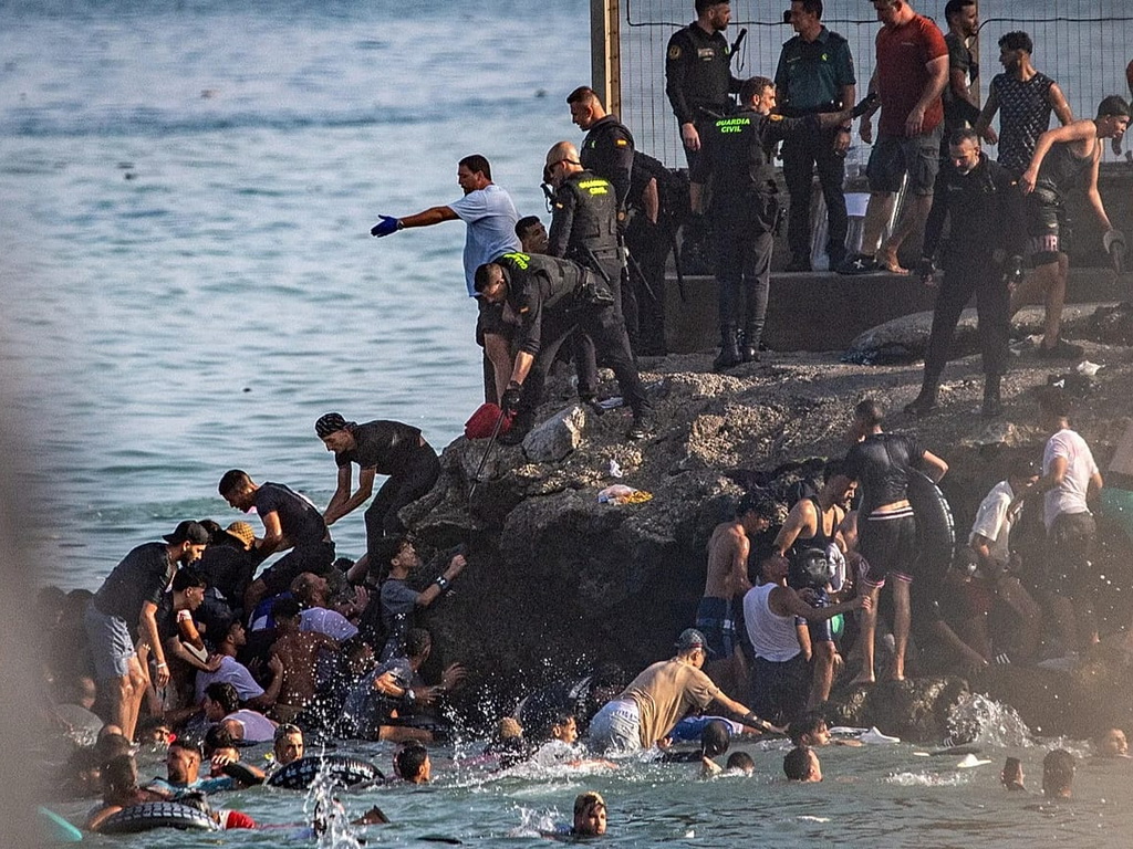 Dolasci migranata u Evropu morskim putem pali 39 posto, broj stradalih i nestalih raste