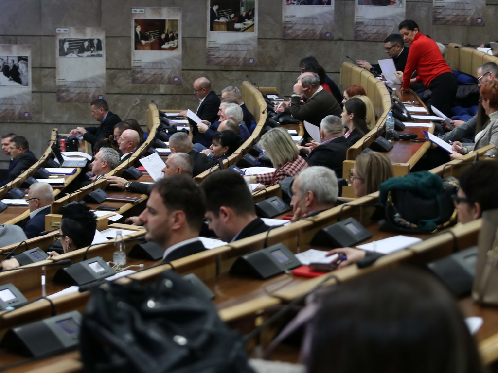 Dom naroda danas o lažnim i aktivnim tražiteljima posla