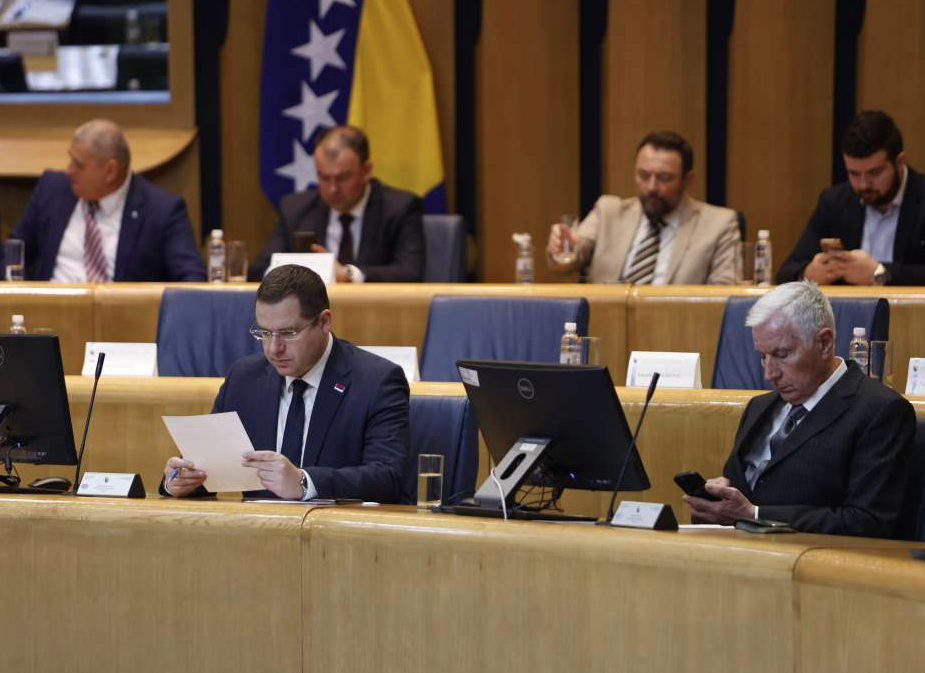 Dom naroda usvojio dnevni red s akcizama, SNSD zatražio pauzu