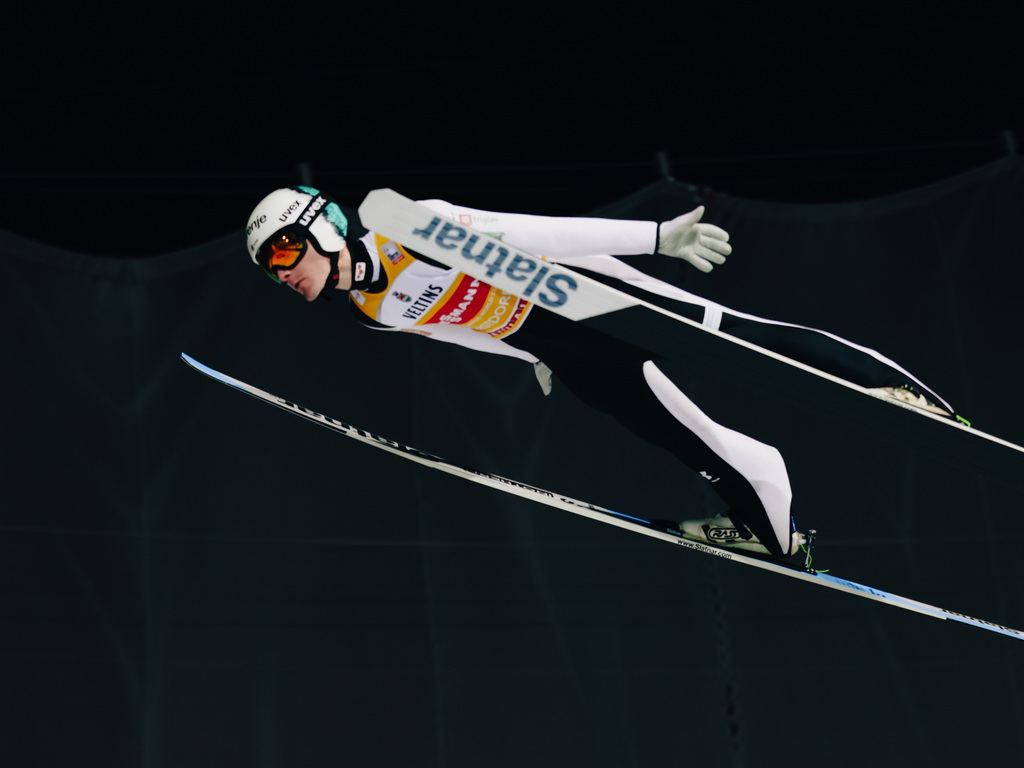 Domen Prevc dominantno slavio na prvoj stanici turneje Četiri skakaonice