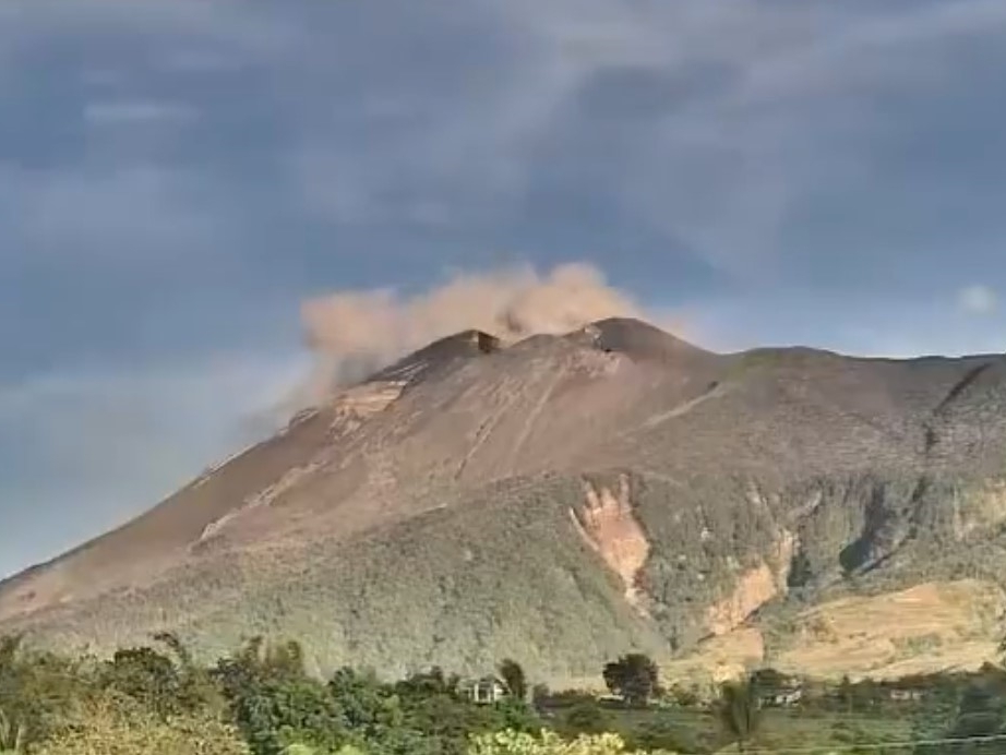 Drama na Filipinima: Vulkan Kanlaon izbacio ogroman oblak pepela