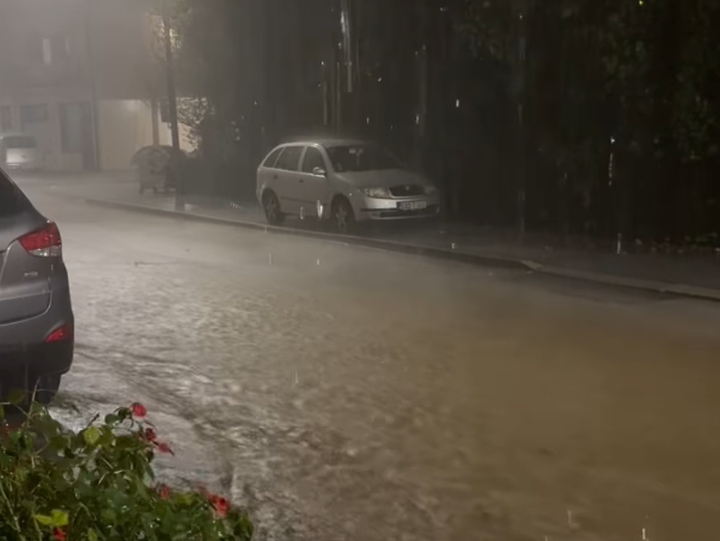 Dramatični snimci iz Jablanice, bujice preplavile saobraćajnice