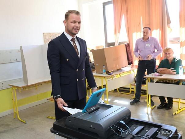 Draško Stanivuković glasao u naselju Petrićevac