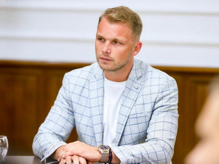 Draško Stanivuković poklonio stan djeci stradalih sveštenika iz Dervente