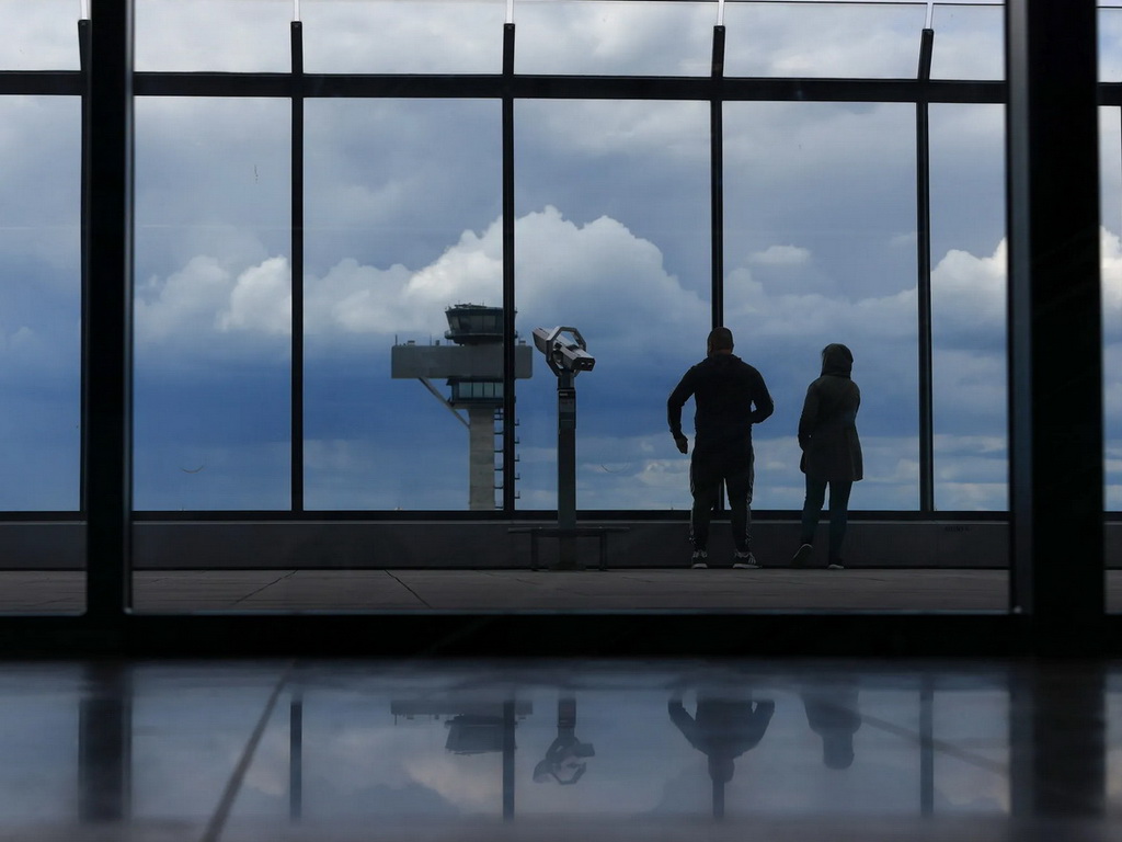 Dron uzrokovao kašnjenja i preusmjeravanja letova na berlinskom aerodromu