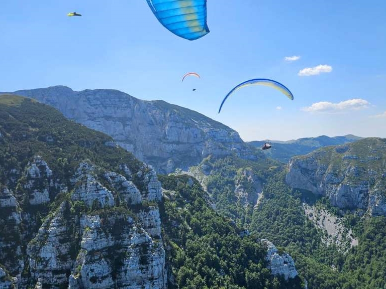 Drvar postaje centar paraglajdinga: Stiže 105 pilota iz 24 zemlje