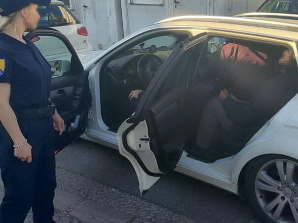 Državljani Iraka i Afganistana lišeni slobode zbog krijumčarenja migranata