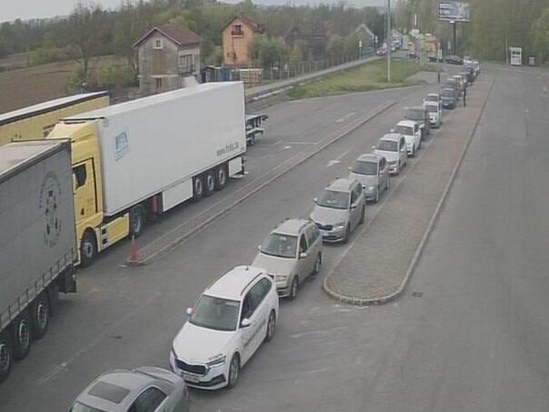 Duge kolone vozila na izlazu iz BiH
