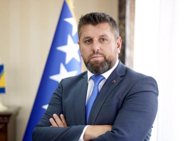 Duraković: Izvini majstore, pardon, Milorade!