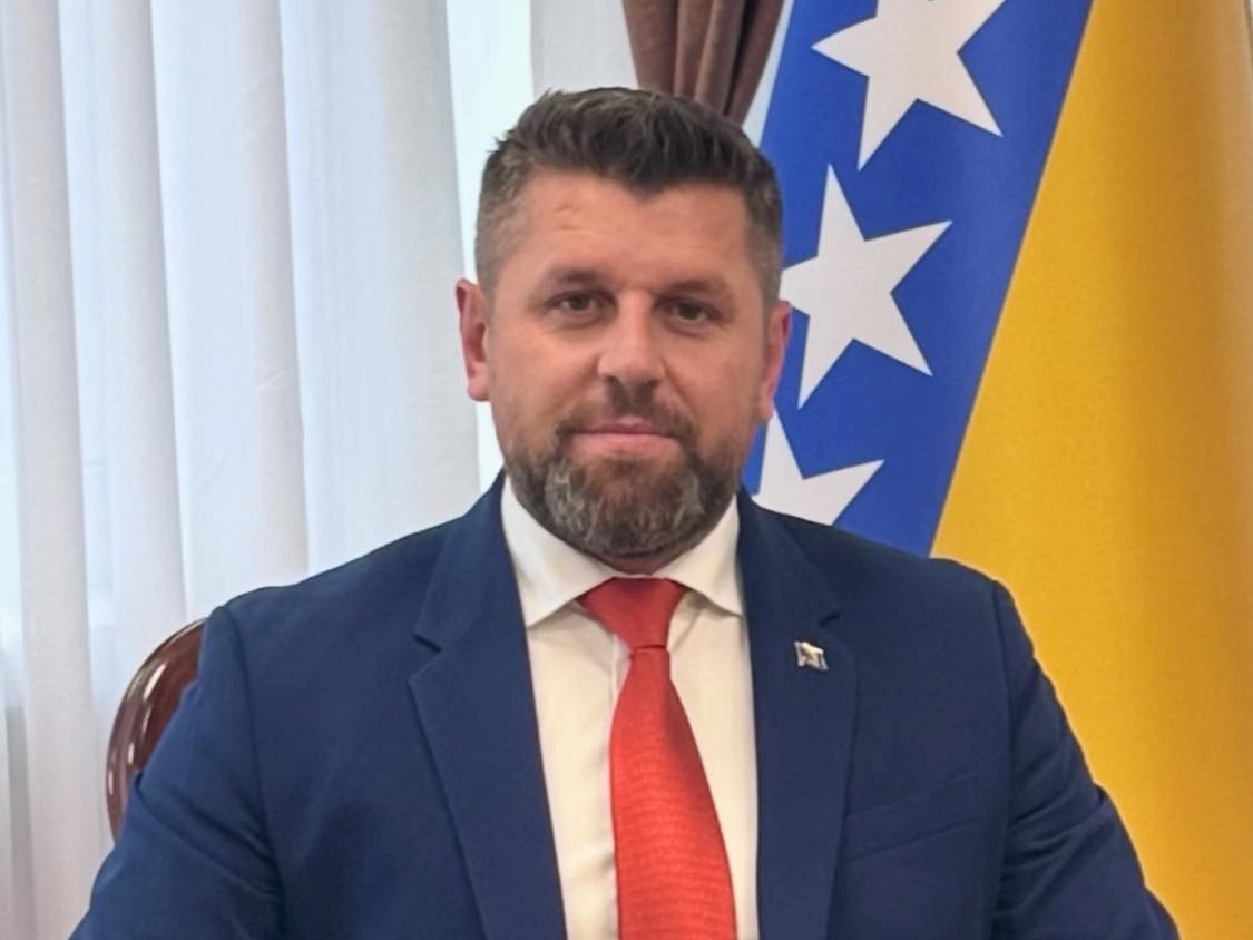 Duraković nakon izbornog poraza: Razmišljam da okačim kopačke o klin