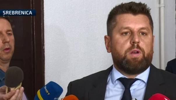 Duraković nakon smjene: Nisam htio dozvoliti da me prikažu 'srbomrscem'