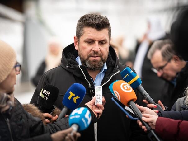Duraković predao prijavu CIK-u za ovjeru kandidature za predsjednika RS