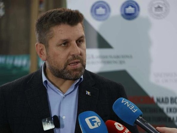 Duraković traži ravnopravnu upotrebu jezika i pisma: "Pravimo zaokret"